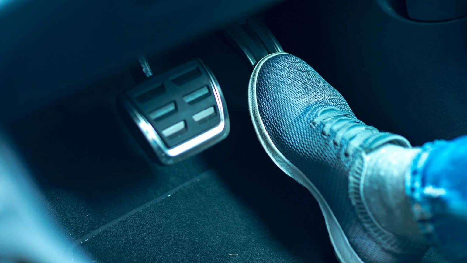 Throttle Control (ETC) Light Comes On? [Here's Why + Fixes]