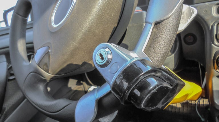 Steering Wheel Won’t Lock And Car Won’t Start? [Here's Why] - Auto Chimps